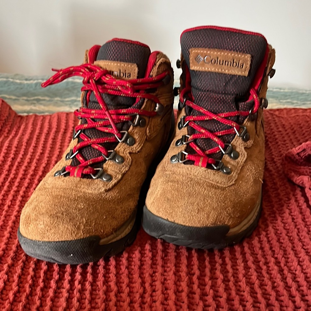 Columbia Newton Ridge Waterproof Hiking Boots